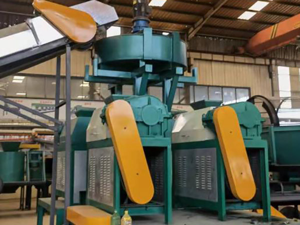 1 línea de producción de fertilizantes NPK con 18.5 kW de potencia y 1-2 toneladas por hora de capacidad