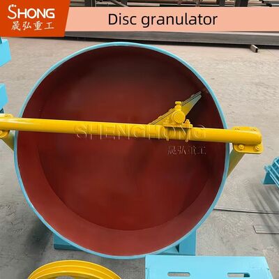 Máquina granuladora de fertilizantes orgánicos con una tasa de granulación del 93% Tres puertos de descarga y 380V 50Hz